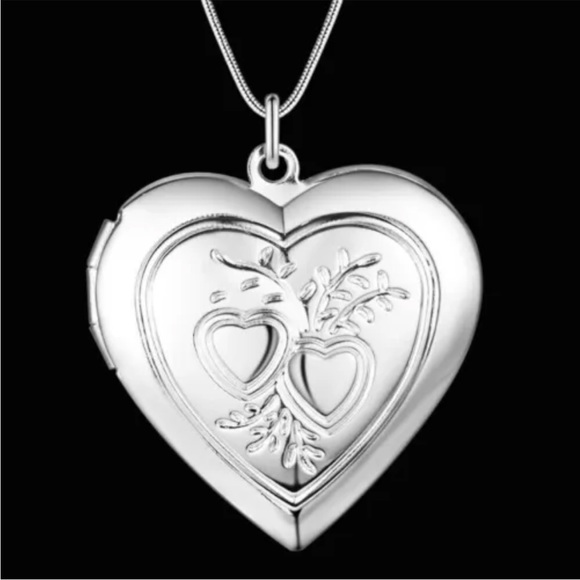 💖 Sterling Silver Double Heart Locket Necklace 16” NEW - Picture 3 of 6